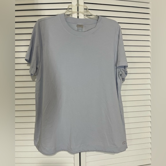 Calia by Carrie Underwood light T-shirt - Picture 6 of 6